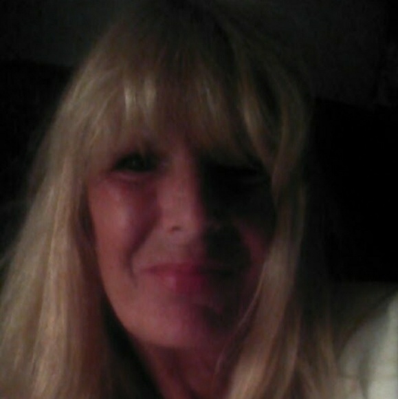 Meet your Posher, Dianna - Picture 2 of 2